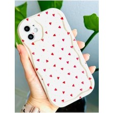 İlanib Ticaret 11 ile Uyumlu Kenarı Dalgalı Minik Kırmızı Kalpler Baskı Tasarımlı Yumuşak Silikon Kılıf