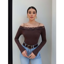 Esra Helvacı Askılı Dantel Detay Bluz