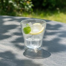 Mi-Ça Home Deconox Çift Cidarlı Cam Kupa Bardak, 200ML, 250ML ve 350ML Seçenekli, Isı Yalıtımlı Borosilikat Kahve ve Çay Bardağı, El Yakmayan Modern Tasarım Double Wall Meşrubat Bardağı (1 Adet) (200ML 1 Adet)