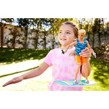 Daisy Home Sörf Tahtası ile Ken Bebek, Bükülebilir Sarışın, Havlu Gibi Temaya Uygun Aksesuarlarıyla Ken Plaj Bebeği, HPT50