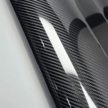 5d Ultra Parlak Dayanıklı Kendinden Yapışkanlı Üst Kısmı Koruma Jelatinli Hava Kanallı Siyah Karbon Fiber Folyo (50CM x 1 Metre)
