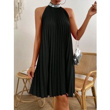 Periliçekeçe Kadın Balıkçı Yaka Omuzlardan Açık Pılelı Kısa Janjan Krep Elbise