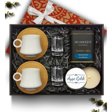 As Gift Kişiye Özel Beyaz Metal Mum & Bambu Tabaklı Beyaz Fincan & Selamlique Kahve & Kahve Yanı Cam Su Bardağı Hediye Seti
