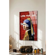 Macrodec Lose Your Mind Inci Küpeli Kız Street Art Cam Tablo - 4mm Temperli Kırılmaz Cam Duvar Dekoru