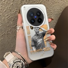HONTINGA Vivo X300 Pro ile Uyumlu Kılıfı Silikon Kenar Sert Arka Düşüme Önleyici Basitlik Anti Düşme Kamera Korumali David Beckham Desen Telefon Kılıfı K1-1156