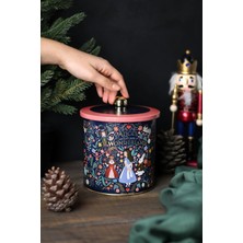 Mabeyn Evle-Tales Desenli Yuvarlak Metal Saklama Kabı, Erzak Saklama Kabı - Organizer Kutu 14 cm x 15 cm (Tales Alices)