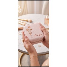 Dkare Kişiye Özel Takı Kutusu -Papatya Desenli Bakır İsimli, Pudra Pembe Fermuarlı