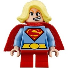 LEGO Minifigür Supergirl With Superman S Logo Short Legs SH0483