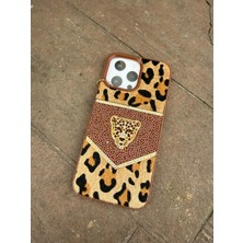 Madam Case Iphone 16 Pro Max Uyumlu Kahve Renk Leopar Desenli Taşlı Tüylü Premium Kılıf