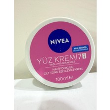 Özne Nıvea Yüz Kremi7'ın1 Hafif Dokulu Cilt Tonu Eşitleyici Krem