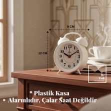 İki Yedi Konsept Vonmoss Beyaz Masa Saati Dekoratif Alarmlı Saat Çalar Saat Görünümlü Minimal Tasarım Ofis Aksesuarı