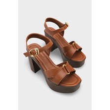 Capone Outfitters Sheilah Platform Çapraz Bantlı Bilekten Bantlı Kadın Sandalet