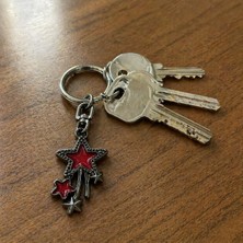 Herşey Nota Kırmızı Yıldız Figürlü Gotik Metal Anahtarlık Unisex Aksesuar