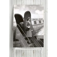 MarkEntegra Nostaljik Uçak ve Hostes Poster - 30X40 cm