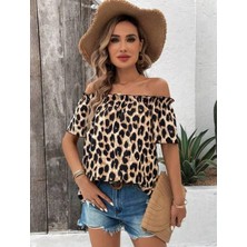 Livizmir Moda Kadın Madonna Yaka Fırfırlı Leopar Desenli Mikro Kumaş Bluz