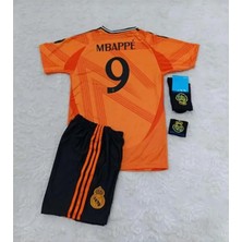 R. Madridd 2024/25 Yeni Sezon Kylian Mbappe Deplasman Çocuk Forması 4'lü (Armalı Set)
