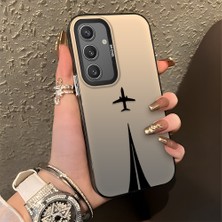 Ucuc Samsung Galaxy S24 Uyumlu Sert Akrilik Arka Silikon Kenar Lens Koruma Şık Baskı Kılıf