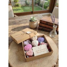 Maku Home Kişiye Özel Anneler Günü Hediye Kutusu - Kalp Objeli ve Motto Yazılı Butik Kurabiye Paketi