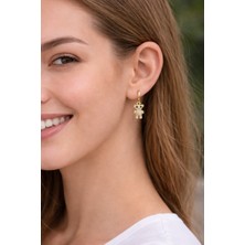 Sacce Scarves & Accessories Ayıcık Charm Halka Küpe – Minimal Işıltılı Zirkon Taşlı Gold (1 Çift)