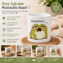 Tişört Kodu “yaaawn…” Sevimli Kurbağa Porselen Kupa – Eğlenceli Kahve Kupası | Sabah Modu