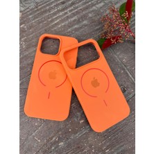 Madam Case Iphone 15 Pro Uyumlu Turuncu Renk M-Safe Özellikli Silinebilir  Kir Tutmayan Içi Kadife Lansman Kılıflar