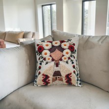 Özdağ Home Concept Etnik Desenli Çiçek Taçlı Kadın Figürlü Kırlent Kılıfı 2’li Set – Bohem & Sanatsal Dekor (45X45 Cm)