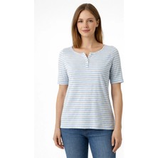 Dukoft Kadın Açık Mavi Beyaz Çizgili Düğme Detaylı %100 Pamuklu Bisiklet Yaka Tişört