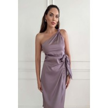 Zishan Fashion Tek Omuzdan Askılı Parlak Saten Kumaş Kuşak Detaylı Midi Kadın Abiye Gece Şık Kadın Elbise STP-003