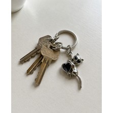 Herşey Nota Gotik Siyah Kalpli Kedi Figürlü Metal Anahtarlık Unisex
