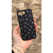 Vip Case Iphone 16E Uyumlu Mini Fiyonk Desenli Silikon Darbe Emici Klasik Korumalı Rubber Kılıf
