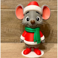 3D Baskı Zamanı Noel Şapkalı Sevimli Fare Figürü - 3D Yazıcı Baskı Dekoratif Biblo - Yılbaşı Temalı Gri Fare Hediye - Kışlık Atkılı Fare Obje