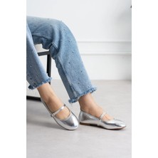 Shoetek Sawra Kadın Babet Önden Bantlı Tokalı Gümüş Deri