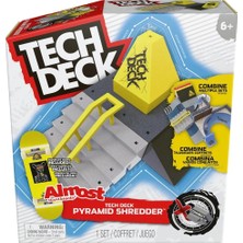 Spin Master Tech Deck x Connect Pyramid Shredder & Fingerboard