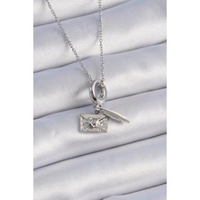 Yıldız Ticaret Mey Ithalat® 316L Çelik Gümüş Renk Kalp Detay Mektup Figür Charm Model Kadın Kolye