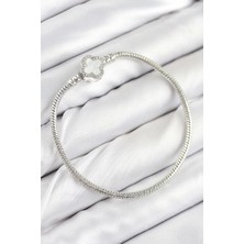 Yıldız Ticaret Mey Ithalat® Pirinç Charm Zirkon Taşlı Yonca Model Gümüş Renk Kadın Bileklik