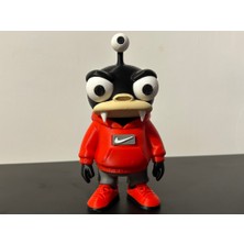 3D Baskı Zamanı 3D Baskı Nibbler - Kırmızı Kapüşonlu ve Sneaker Lı Karakter - Özel Tasarım Esprili Biblo