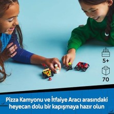 Naque City Pizza Arabası Itfaiye Kamyonuna Karşı Yarış Arabası Paketi 60458-5 Yaş ve Üzeri Çocuklar Için Yaratıcı Oyuncak Yapım Seti, Doğum Günü Hediyesi (70 Parça)