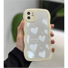 Naque 11 ile Uyumlu Aynalı Beyaz Kalp Tasarım Dalgalı Kenar Darbe Önleyici Silikon Kılıf