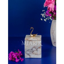 Özgürce Şık Mermer Desenli Kare Detaylı Pamukluk, Ev Dekorasyonuna Zarif Dokunuş