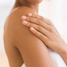 Naque Olay Deniz Tuzlu Peeling Etkili Duş Jeli 650ML