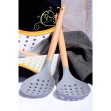 Naque Porselen Diyarı Bambu Saplı Silikon Kevgir No Color