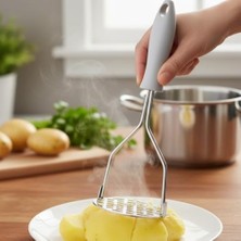 Naque Ergonomik Saplı Paslanmaz Çelik Patates Ezici – 22 Cm, Geniş Tabanlı