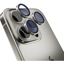Esmo Home 15 Pro / 15 Pro Max ile Uyumlu Safir Kamera Lens Koruyucu - Alüminyum Çerçeveli, Hizalama Aparatlı, Su Geçirmez Glue Layer,%95+ Kristal Netlikte 9h Safir Cam - Natürel Titanyum
