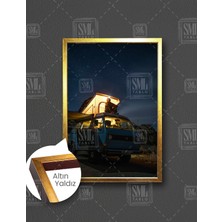 SML Tablo Karavanın Üstünde Oturan Insan Gece Gökyüzü Manzarası Huzur Doğa Tatil Dikey Çerçeveli Kanvas Tablo