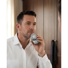 GIGA Mini Elektrikli Tıraş Makinesi Taşınabilir USB Şarjlı Erkek Bakım Cihazı