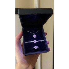 Sepetten Eve 3'lü Kalpli Çelik Kolye Yüzük Bileklik Seti Işıklı Kutuda Anneler Günü Hediyesi