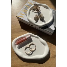 Özgürce Şık Bulut ve Oval Dekoratif Tabaklar ile Zarif Sunumlar