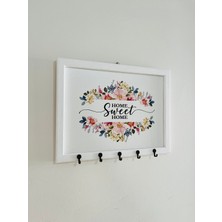 Özgürce Beyaz Ahşap Çerçeveli Çiçekli Dekoratif Duvar Askısı