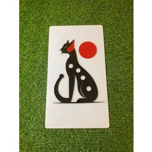 Çakra Siyah Pleksi Kedi Tablo – Modern Minimalist Duvar Dekoru | Kırmızı Detaylı Şık Tasarım, Ev & Ofis Dekorasyonu