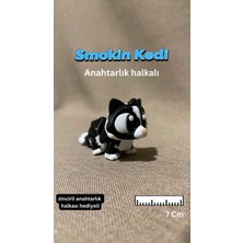 Özgürce Hareketli Kedi Figürü Anahtarlık, Dekoratif, 7 Cm, Şık ve Eğlenceli Tasarım